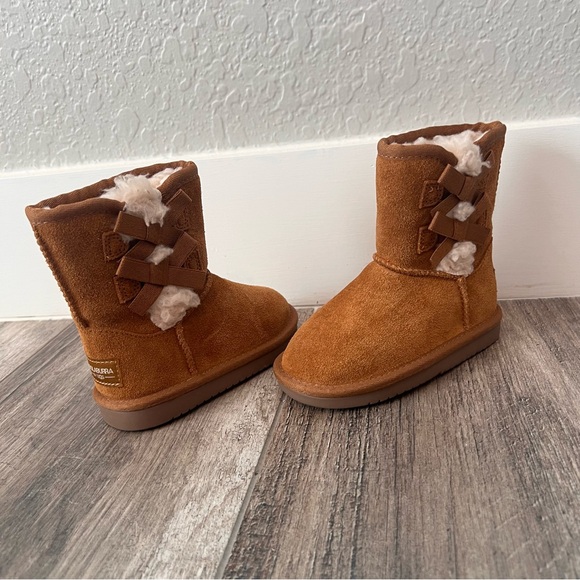 Koolaburra by UGG Victoria Short Winter Boots bow Brown fur Girls Size 8 NWT - Picture 10 of 13